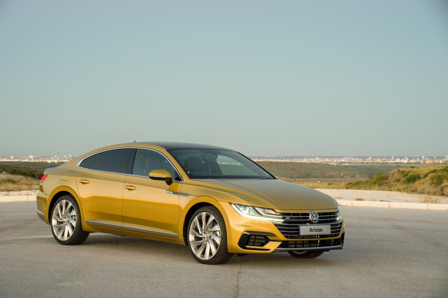  Volkswagen Arteon R-Line 2018 года  (ZA) (фото 9 из 25)
